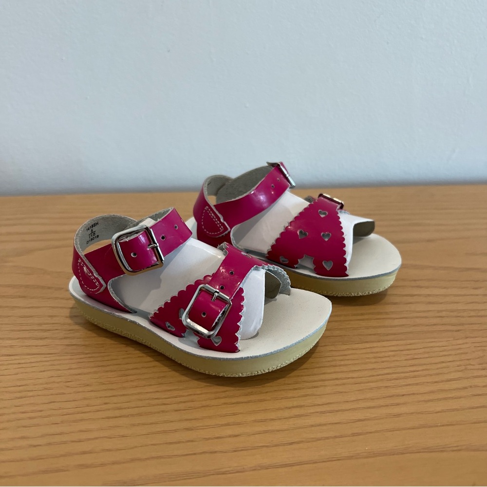 Salt Water Sandals by Hoy Pink Heart Strap Girls' Sandals